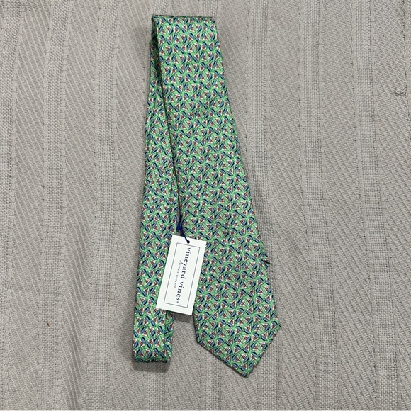 NEW with tags. Vineyard Vines sailboat print necktie, green/pink/blue, summer - Picture 1 of 10